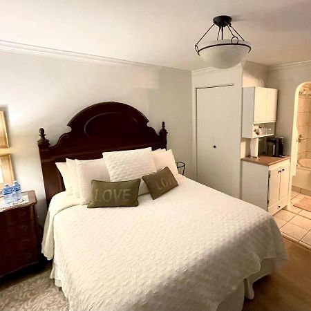 A Vista Villa Couples Retreat Kelowna Exterior foto