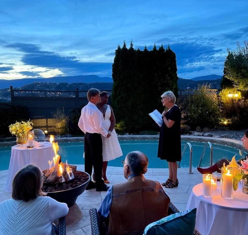 A Vista Villa Couples Retreat Kelowna Exterior foto