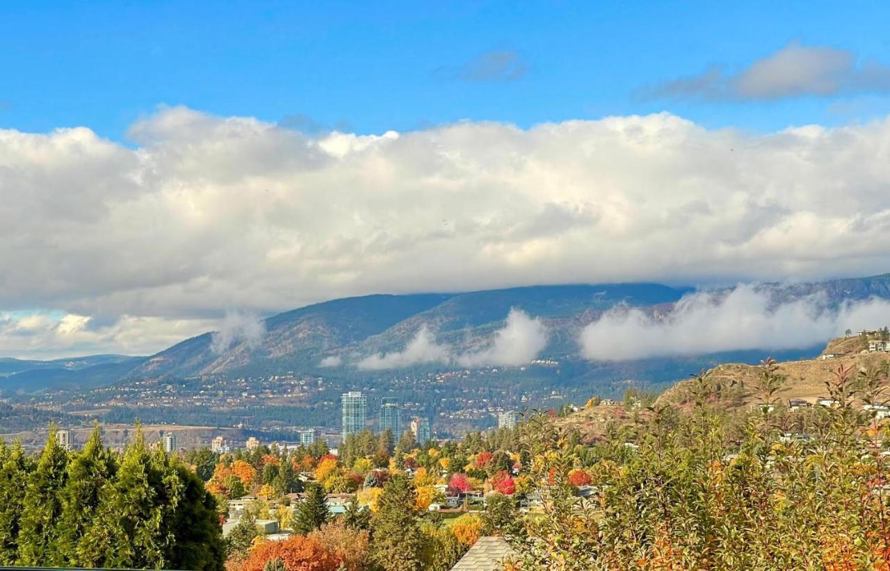 A Vista Villa Couples Retreat Kelowna Exterior foto
