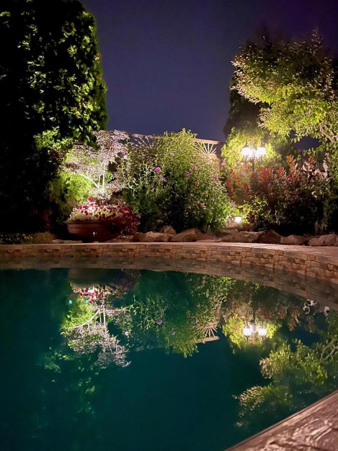 A Vista Villa Couples Retreat Kelowna Exterior foto