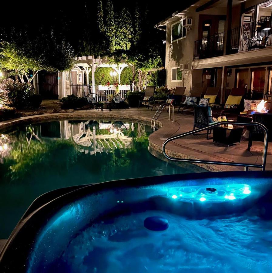 A Vista Villa Couples Retreat Kelowna Exterior foto