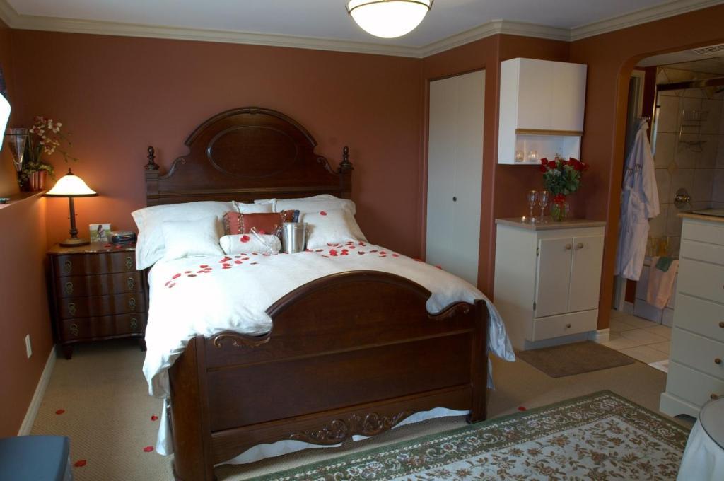 A Vista Villa Couples Retreat Kelowna Zimmer foto